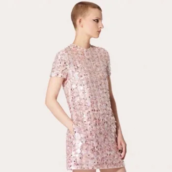 Женское весенне-летнее платье трапециевидной формы из шелковой шерсти с короткими рукавами, расшитое розовыми блестками NIGO # nigo7141